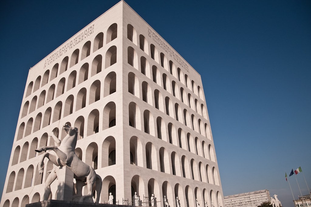 colosseo-quadrato-allEur-di-Roma-min.jpg