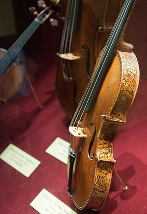 Stradivarius_Ole_Bull_violin.jpg